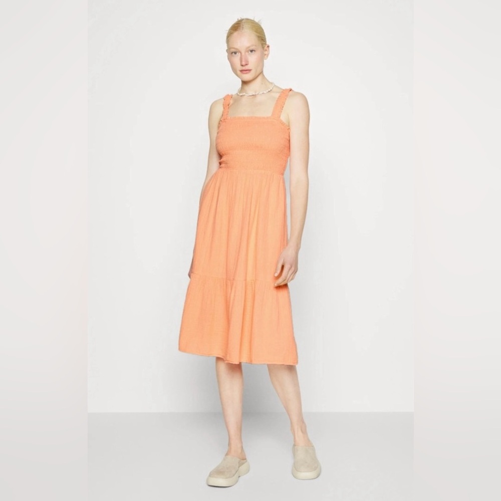 GAP smocked summer dress